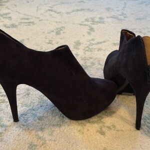 Elegant Black Suede Women's Heels